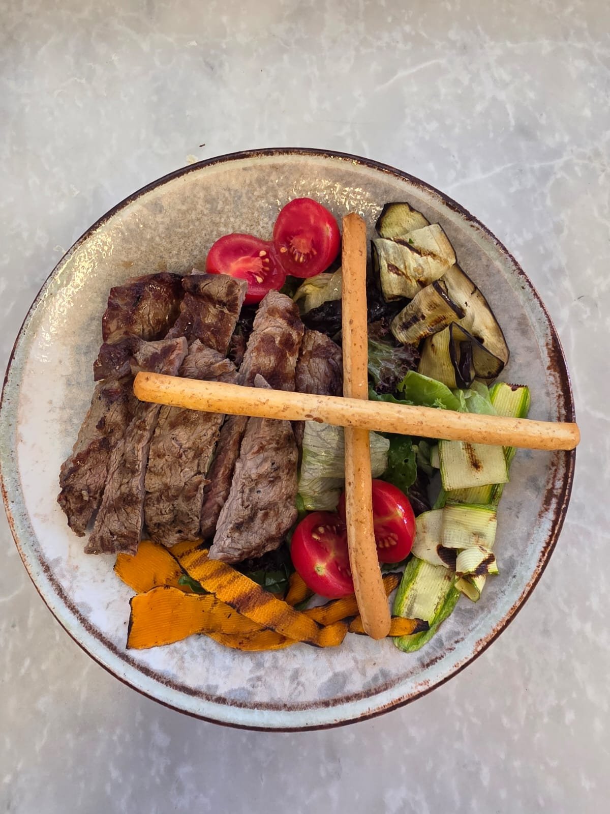 Taze Meyveli Kase / Fresh Bowl (Etli-Beef) (16:00'a kadar sipariş edilebilir. | Can be ordered until 16:00.)