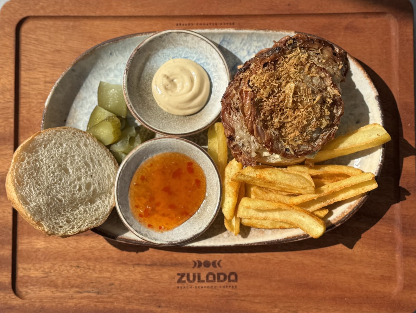 Kokoreç Burger (16:00'a kadar sipariş edilebilir. | Can be ordered until 16:00.)
