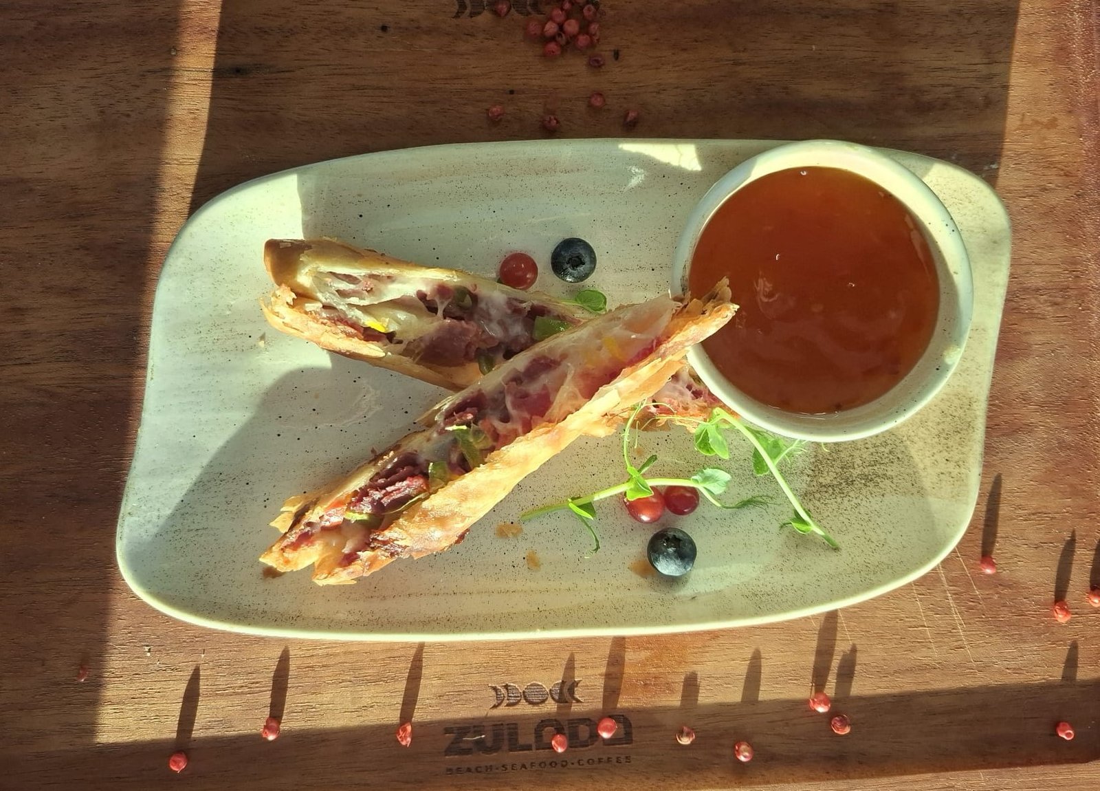 Paçanga Böreği / Fried Pastry with Pastirma and Cheese